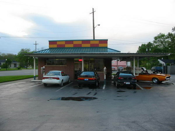 A&W Restaurant - Farmington - 22004 Farmington Rd 3 (newer photo)